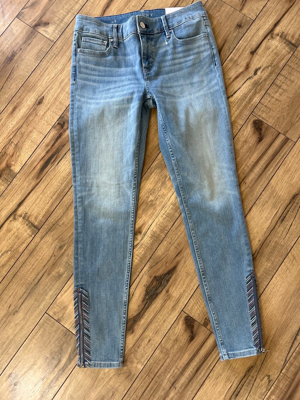 NWT WHBM White House Black Market size 2 mid rise skinny ankle jeans zippers
